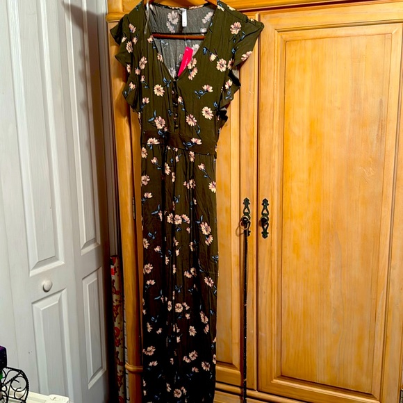 Jumpsuit - Picture 1 of 5